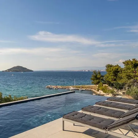 Sunlife Villa *