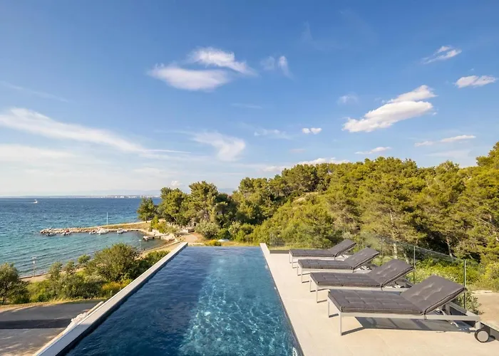 Sunlife Villa *